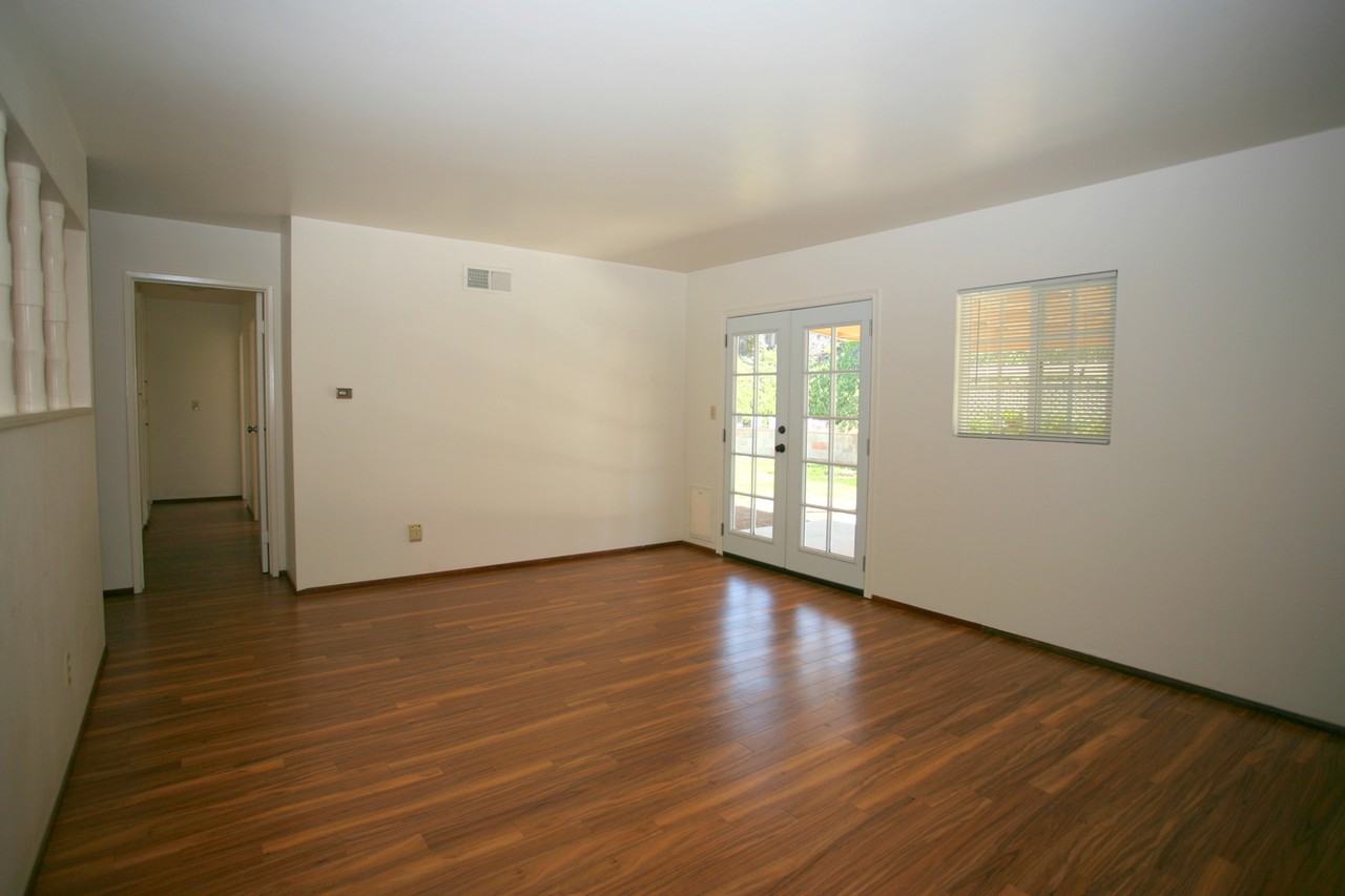 831 David Dr - Photo 2 of 13