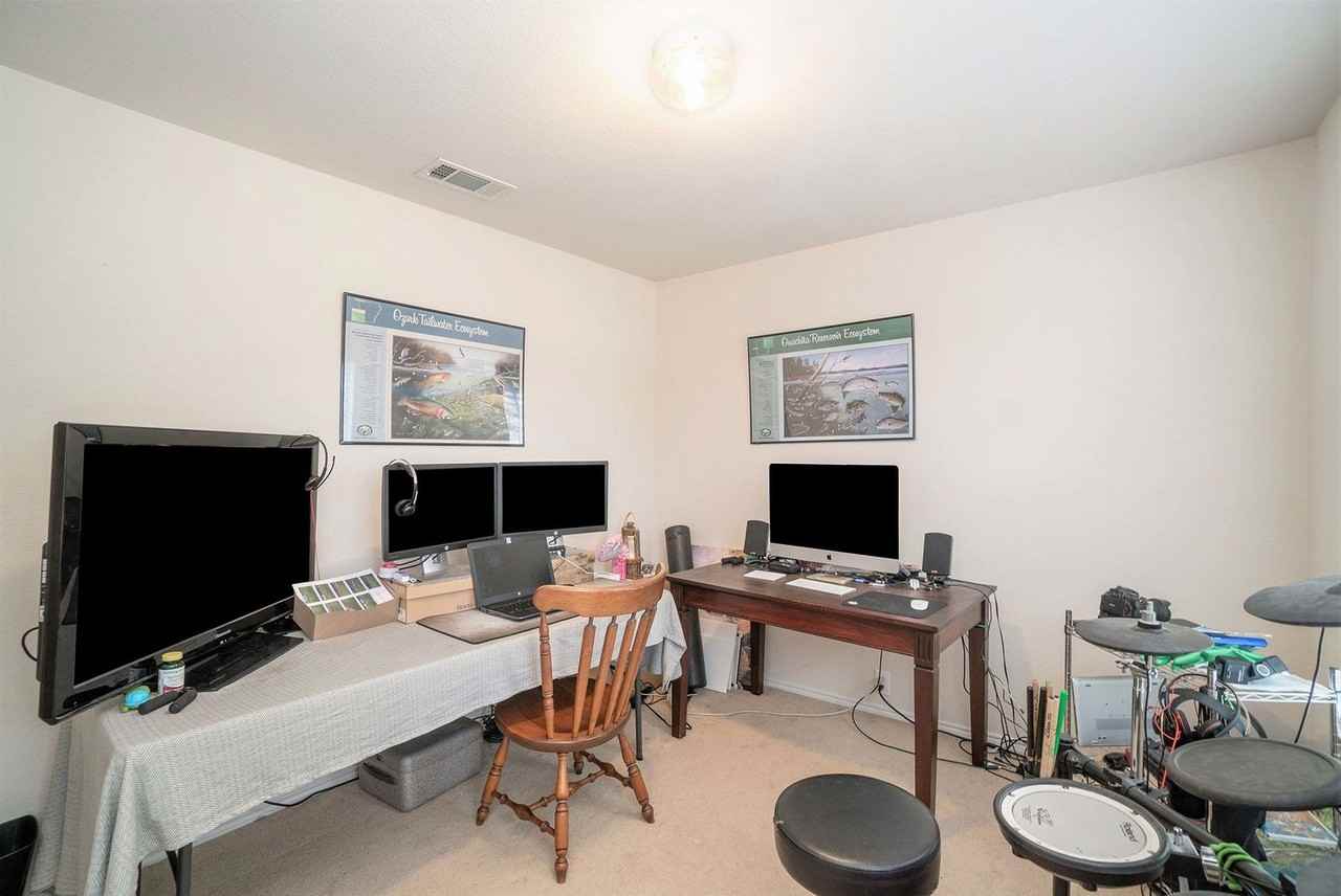 1327 Primrose Dr - Photo 2 of 23