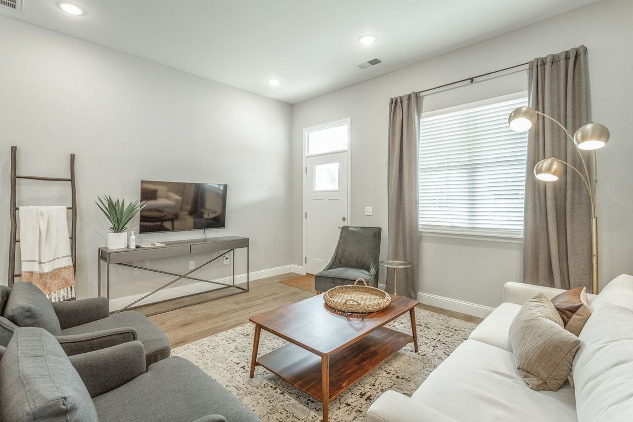 594 Strong Ave - Photo 4 of 50