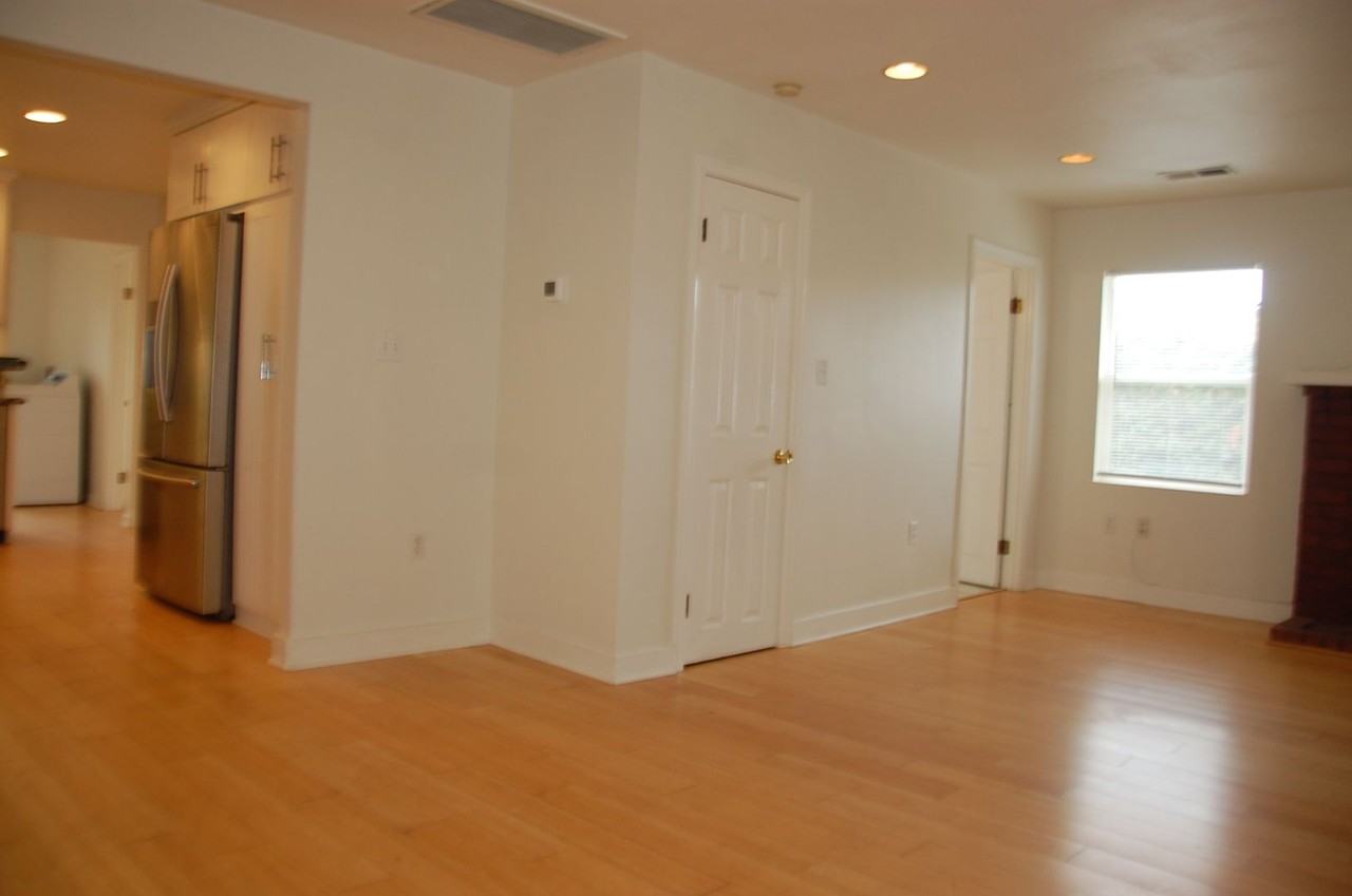 1324 Punta Gorda St - Photo 3 of 19