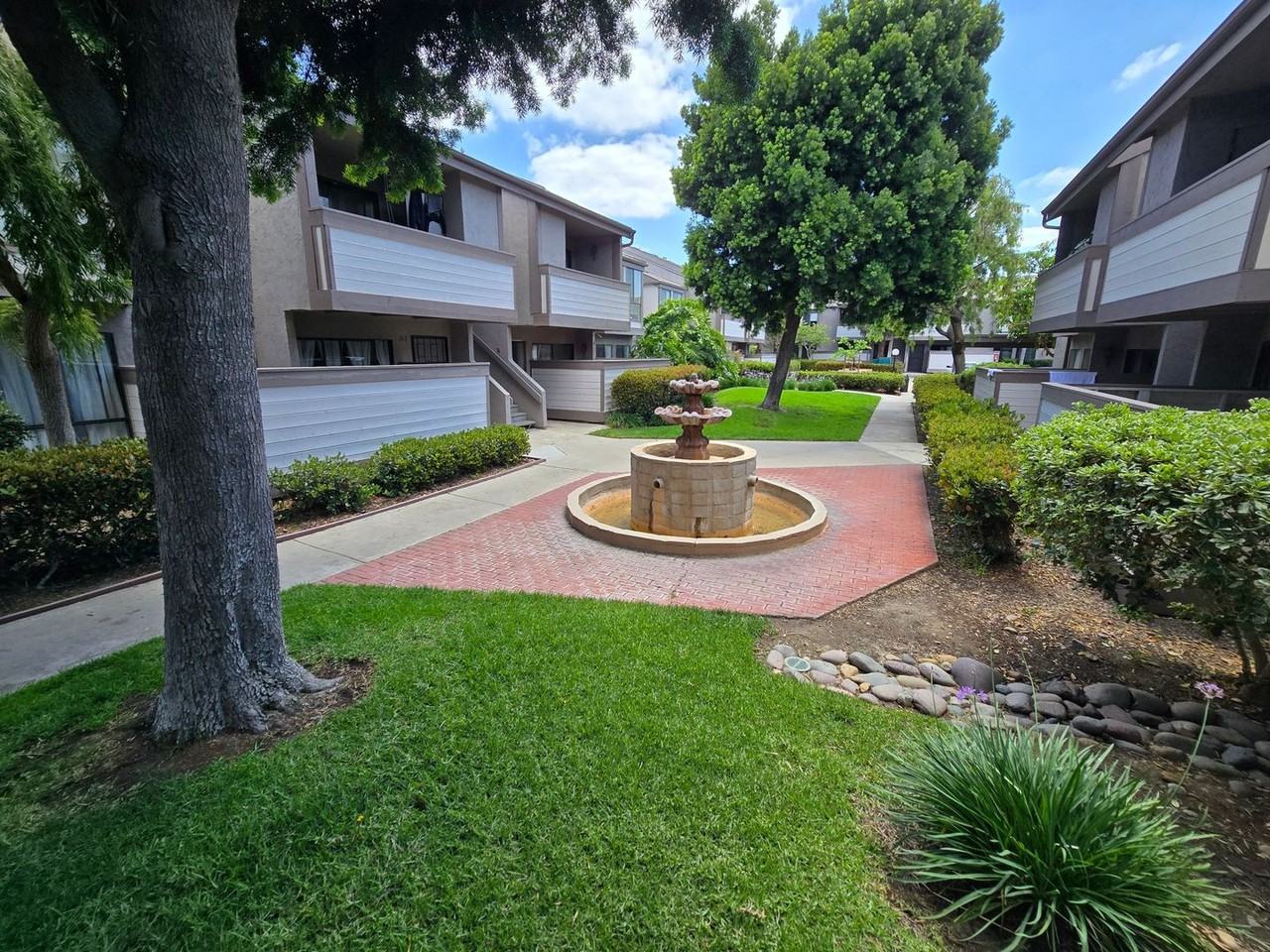 9169 Village Glen Dr
