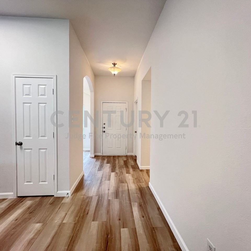 1741 Ironworks Dr - Photo 2 of 17