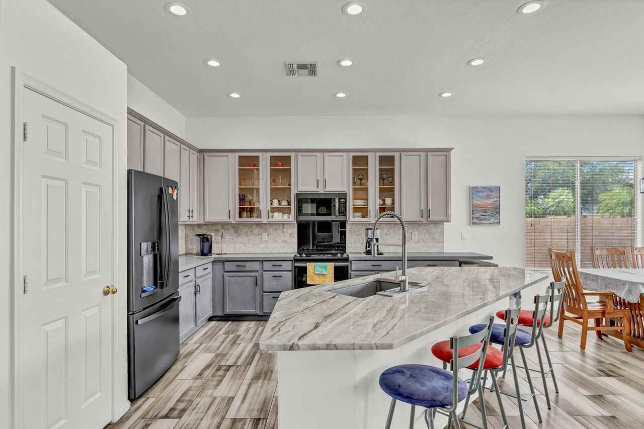 2727 S Drexel - Photo 4 of 34