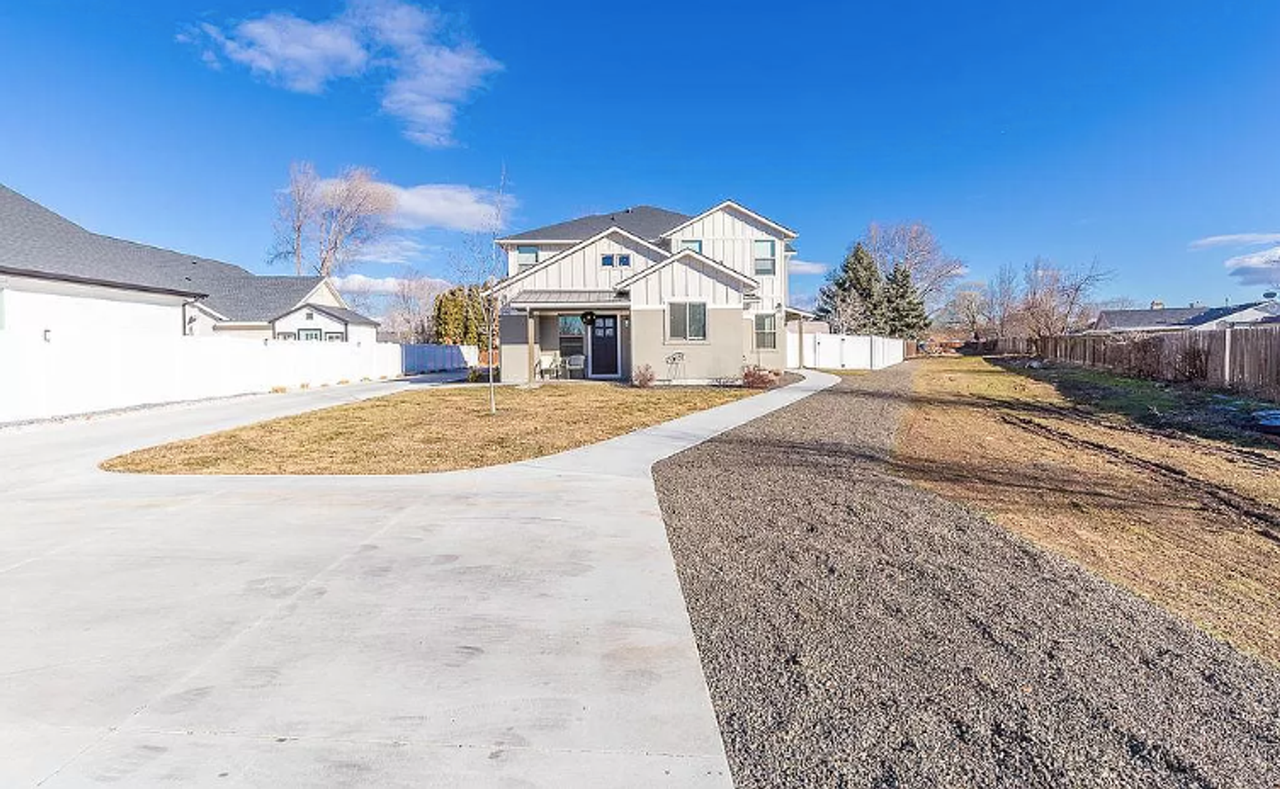 646 S Tylee Way - Photo 2 of 28