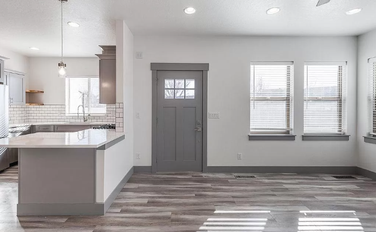 646 S Tylee Way - Photo 7 of 28