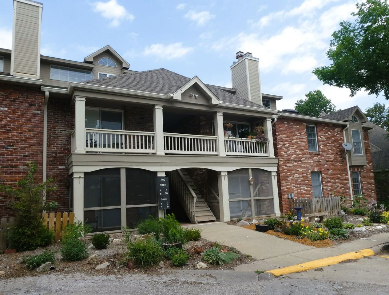 100 E Green Meadows Rd #9