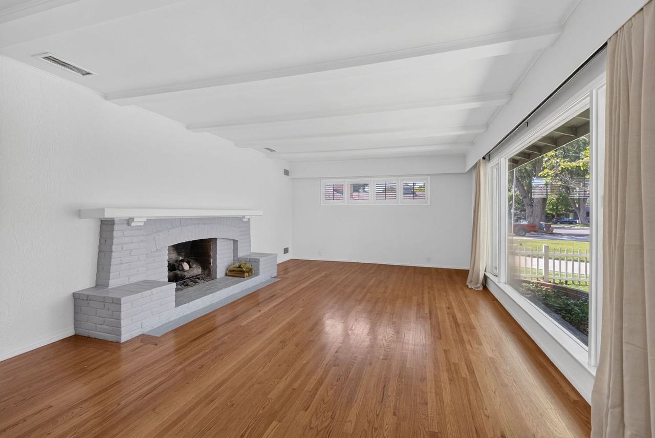4260 Maplewood Pl - Photo 4 of 41