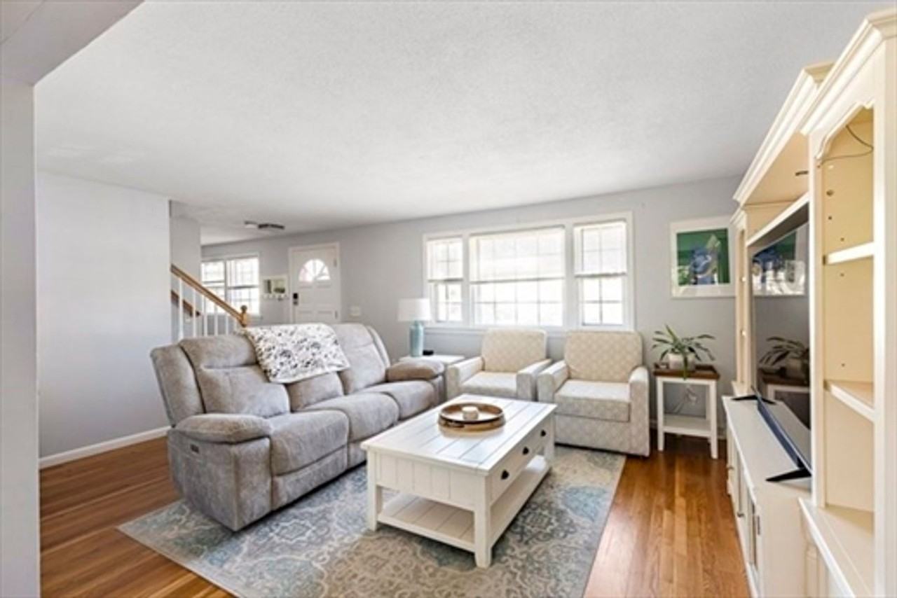 33 Westgate Rd - Photo 3 of 19