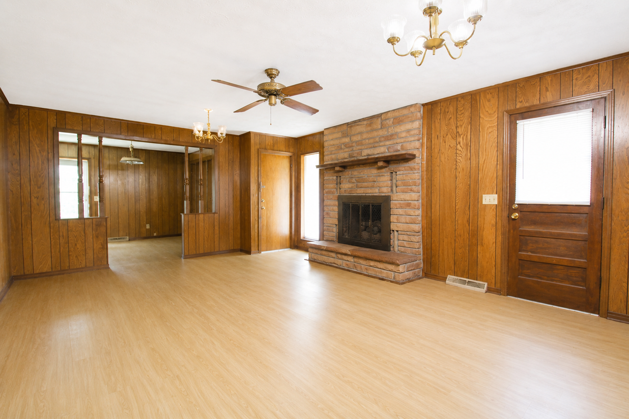 900 Hamlet Ave - Photo 5 of 38