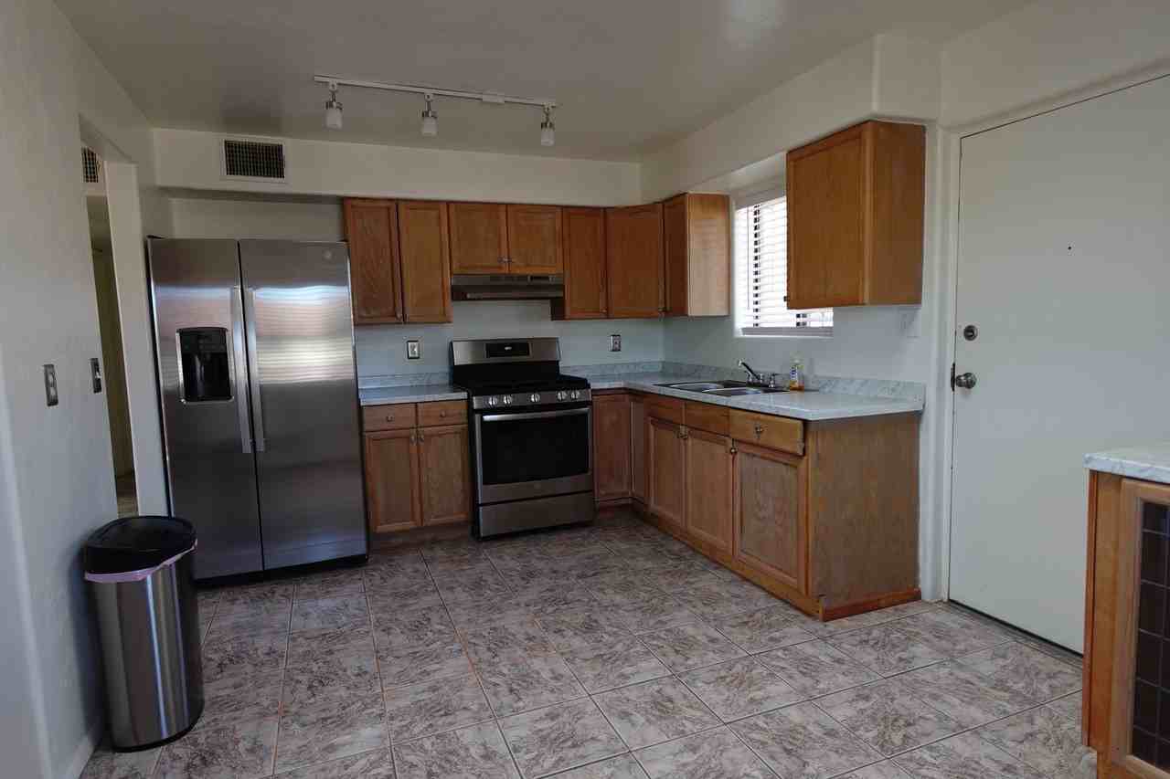 1015 N Columbia Ave - Photo 7 of 13