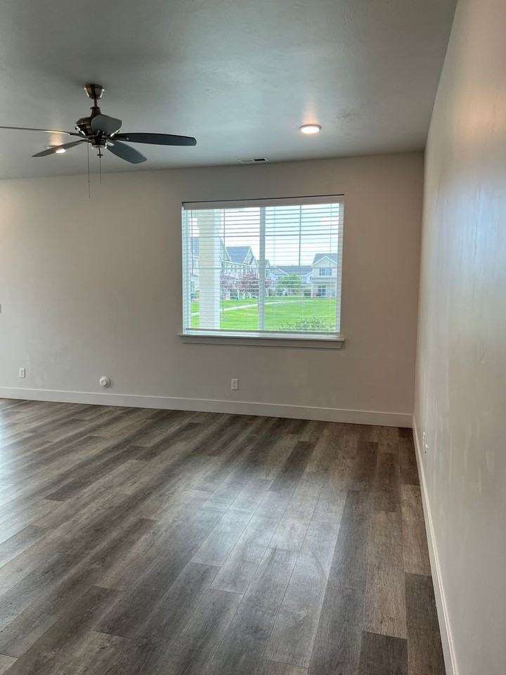 2425 W 880 S - Photo 6 of 39