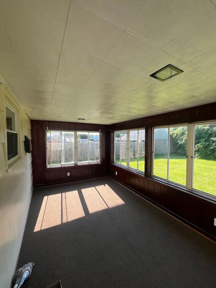 33 Van Olinda St - Photo 2 of 23