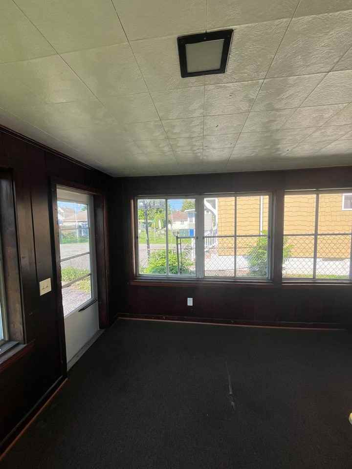 33 Van Olinda St - Photo 4 of 23