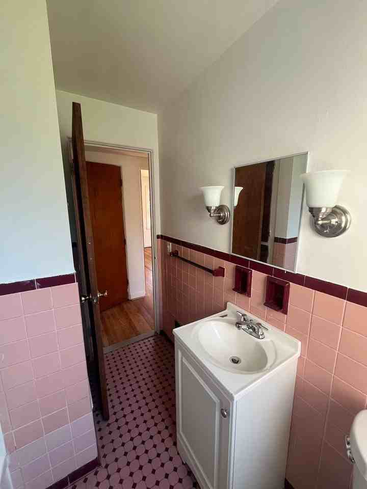 33 Van Olinda St - Photo 7 of 23