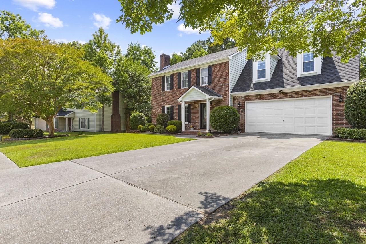 118 Archdale Dr - Photo 2 of 31