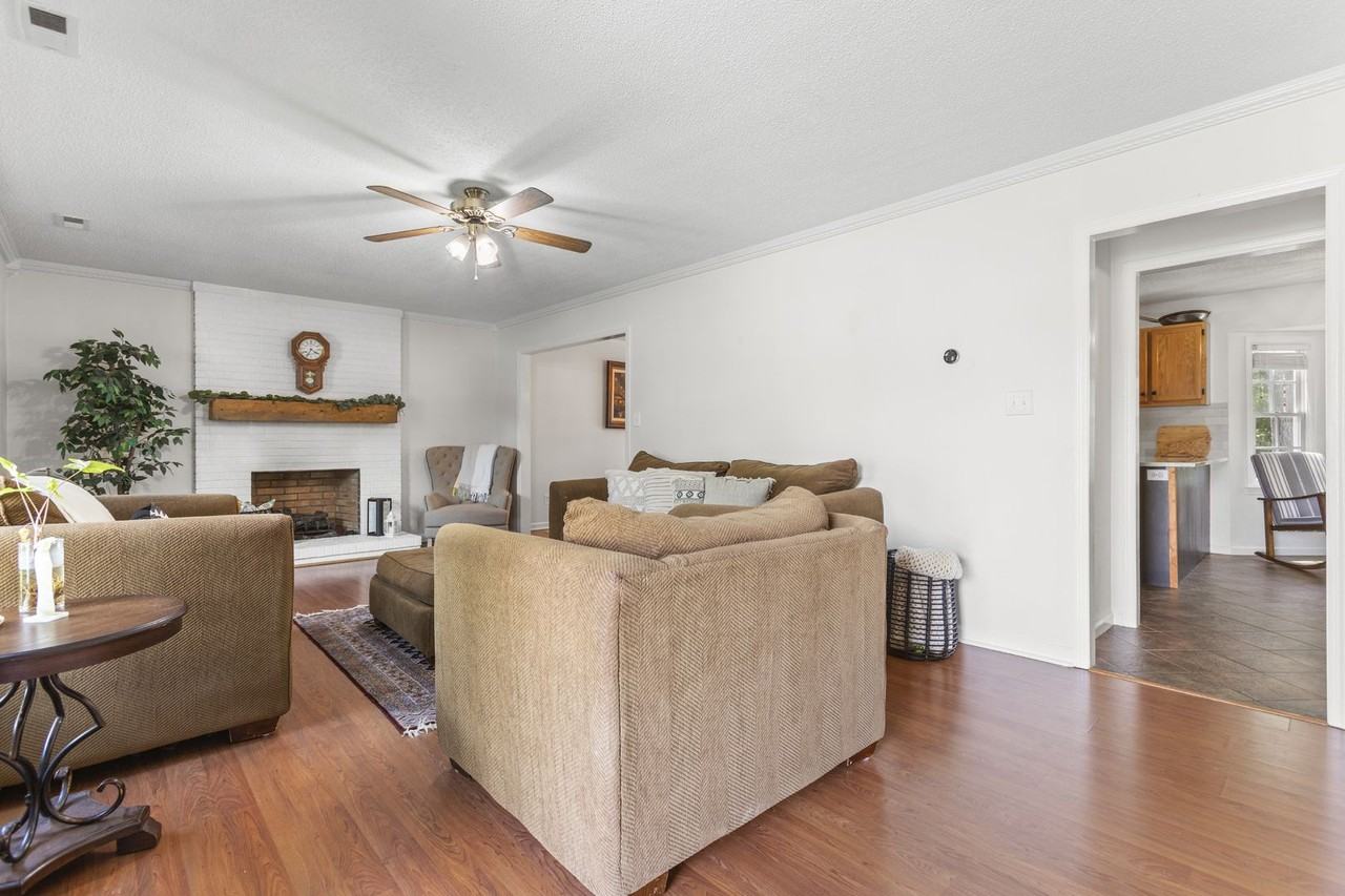118 Archdale Dr - Photo 4 of 31