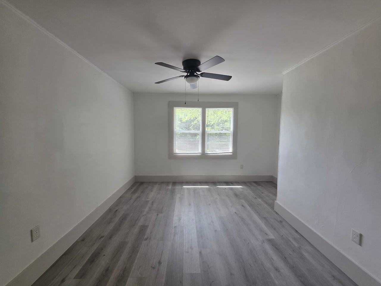 4421 Windemere Ave - Photo 2 of 11
