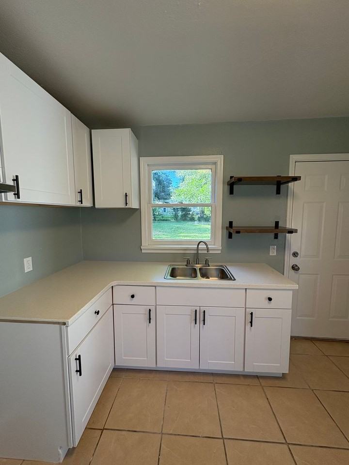422 W 76th St - Photo 5 of 13