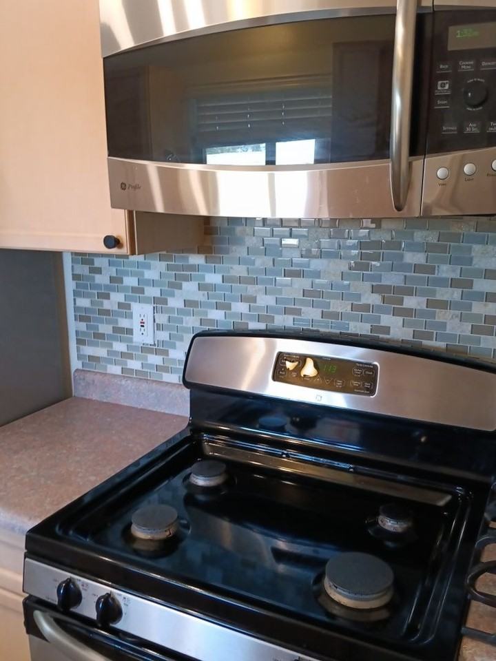 506 Phoenix Ave Nw - Photo 2 of 18