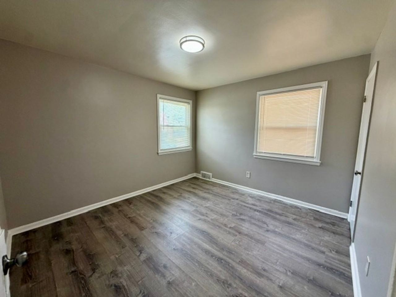 16580 Ward St - Photo 4 of 15