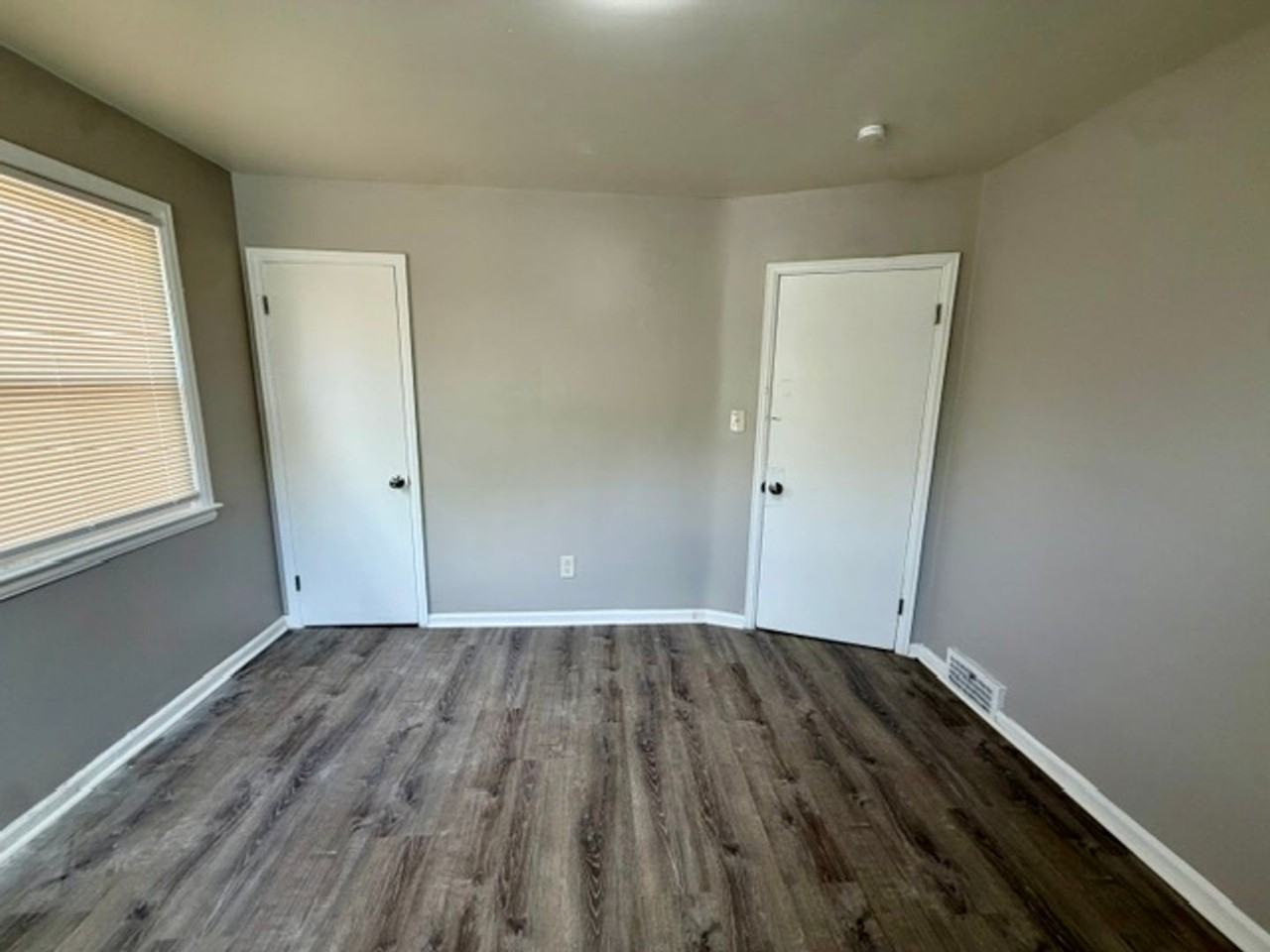 16580 Ward St - Photo 5 of 15