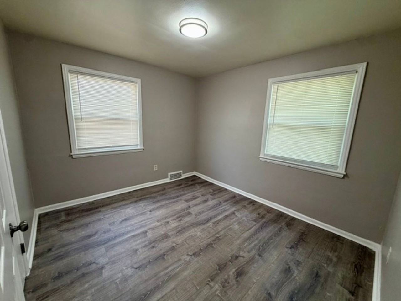 16580 Ward St - Photo 7 of 15