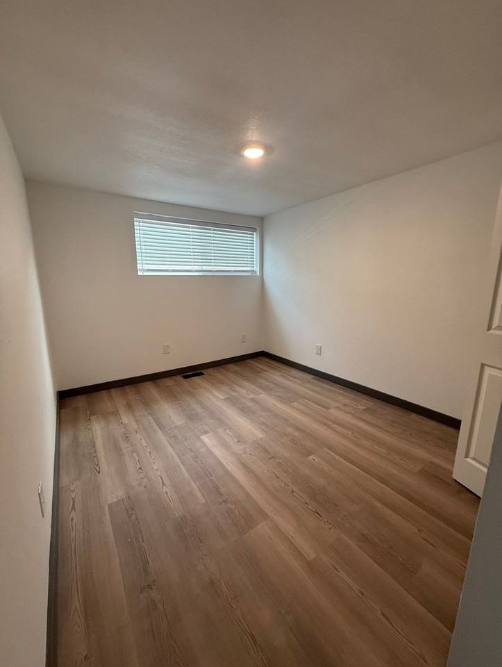 2551 S Main St - Photo 6 of 26