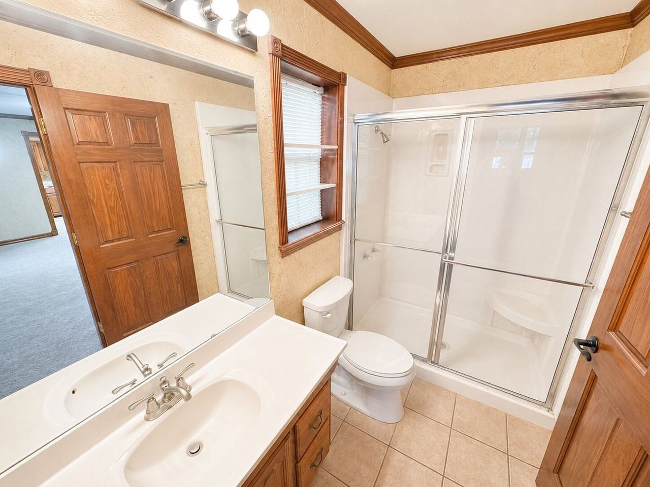 1855 Glen Cove Dr - Photo 5 of 12