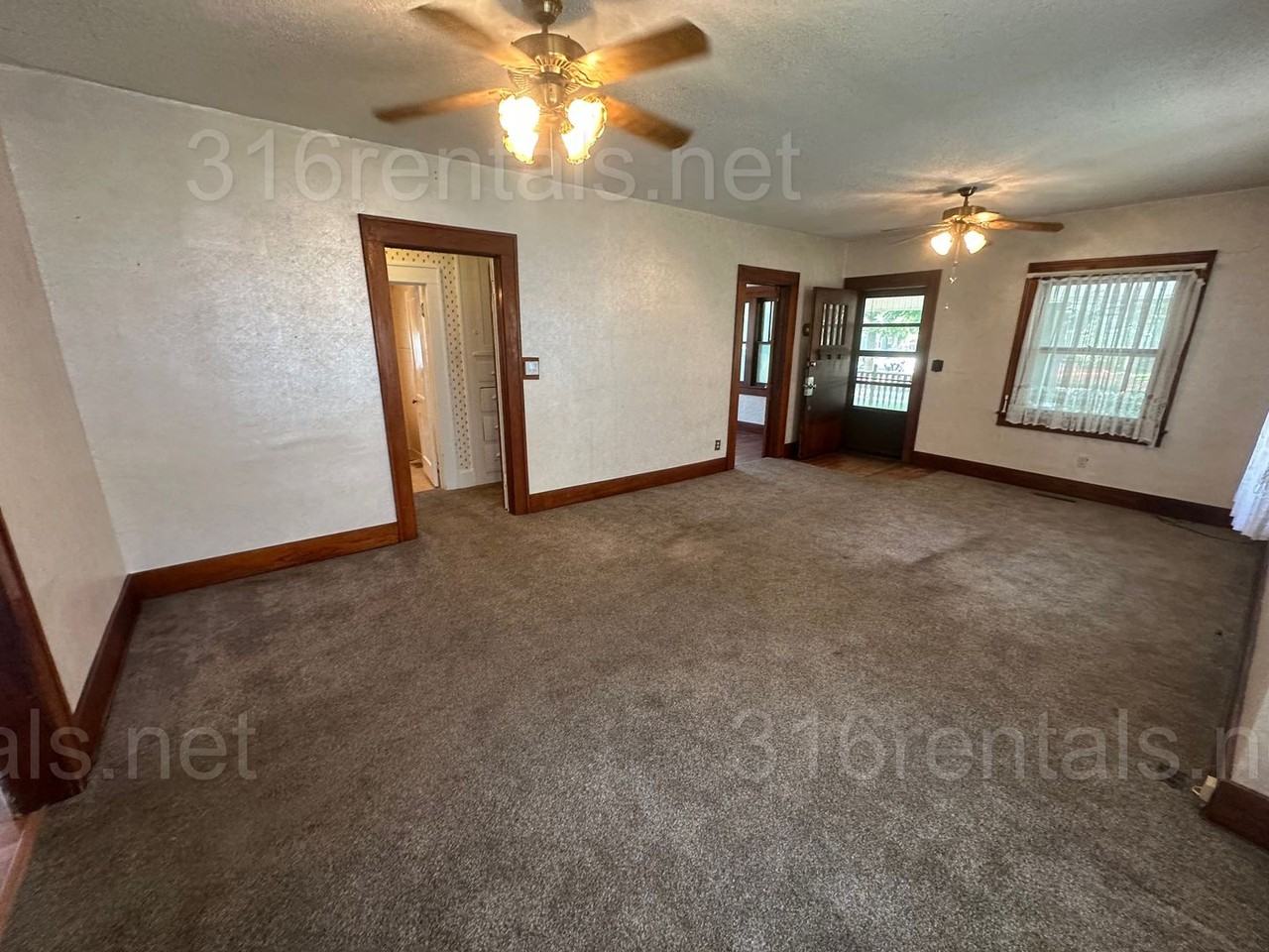 137 N Athenian Ave - Photo 7 of 19
