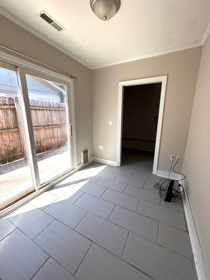 228 Miami St #A - Photo 5 of 25