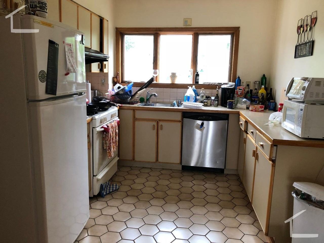 86 Coolidge St - Photo 2 of 9
