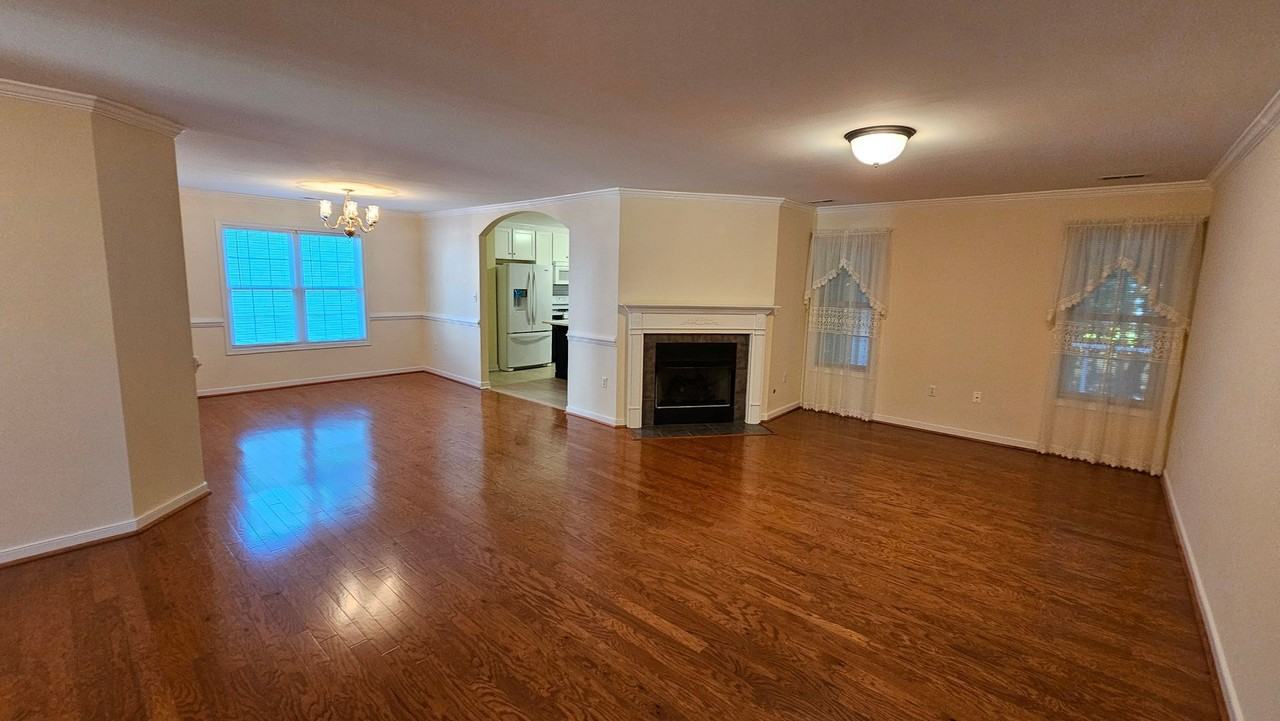 8849 Emerald Dunes Cir - Photo 2 of 12