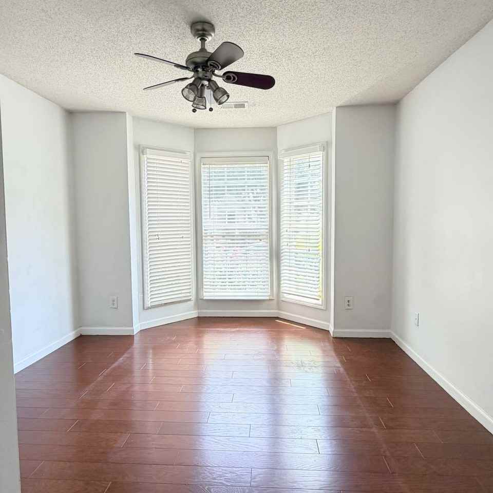153 Greystone Cir - Photo 2 of 32