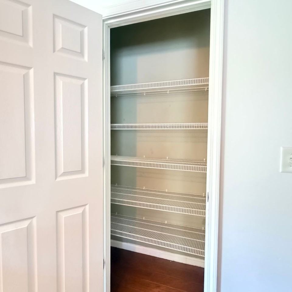 153 Greystone Cir - Photo 7 of 32