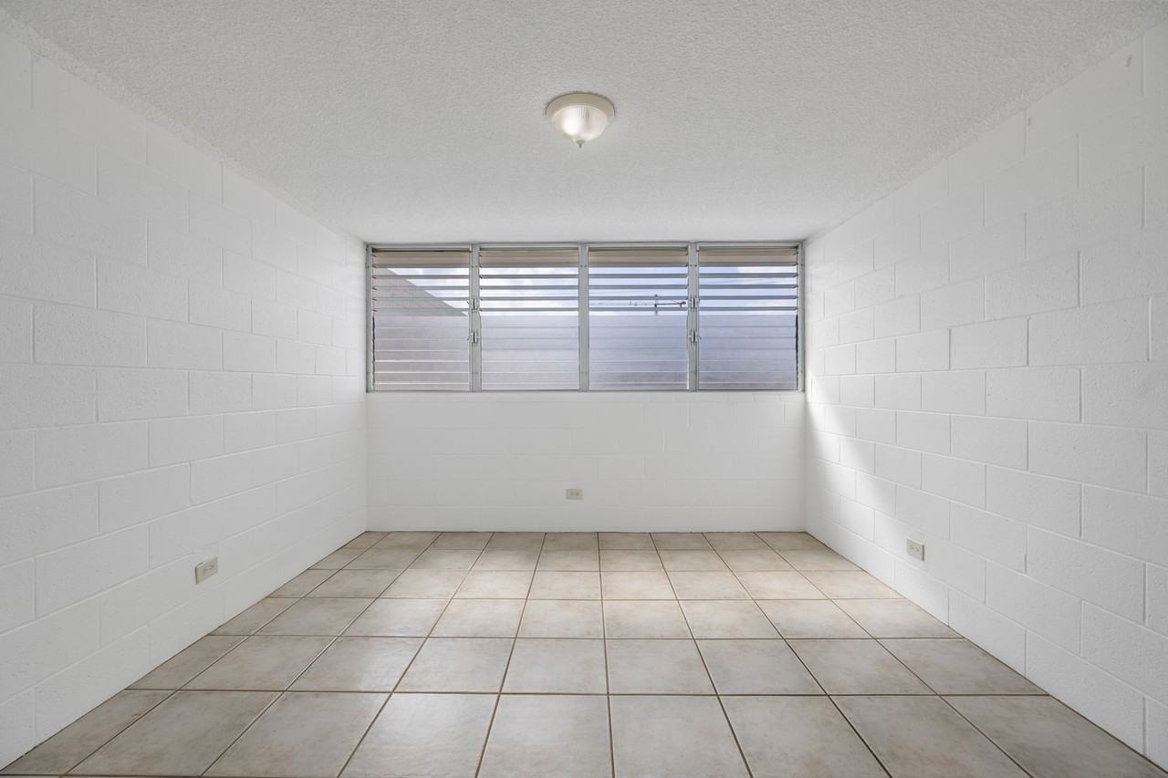 2501 Coyne St #205 - Photo 5 of 15