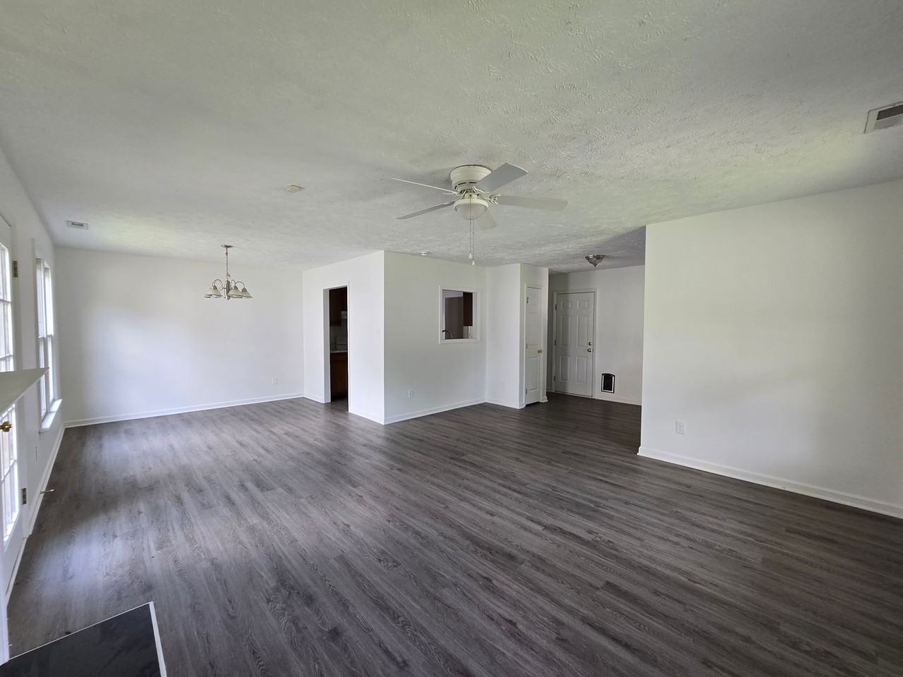 1521 Kara Ct - Photo 3 of 27