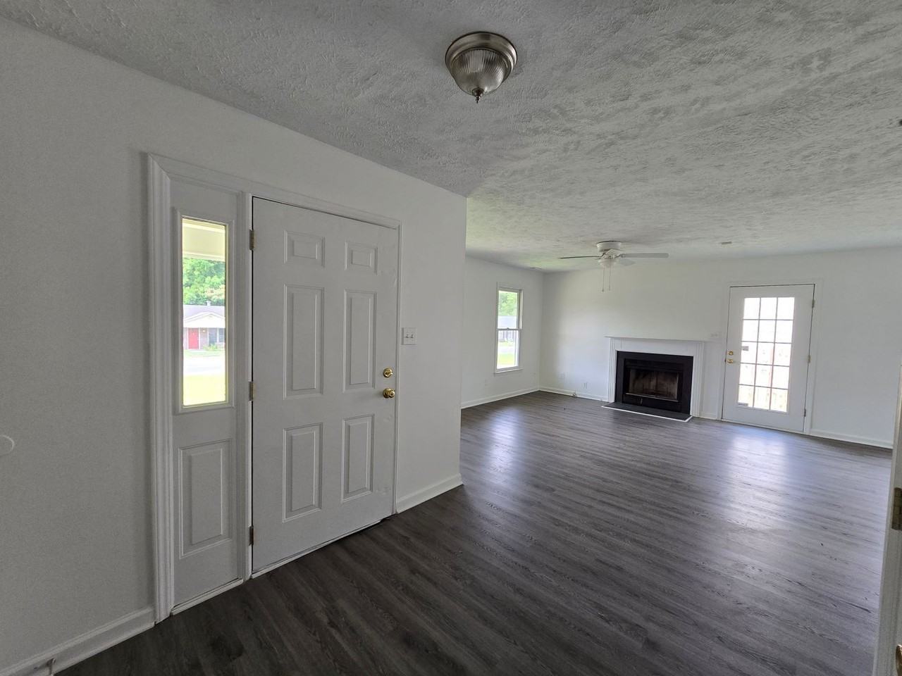 1521 Kara Ct - Photo 5 of 27