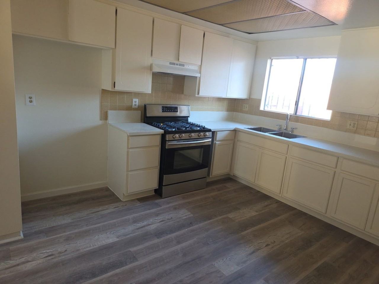 17049 Ivy Ave - Photo 2 of 14
