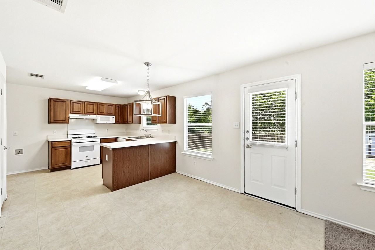 220 Peppergrass Cv - Photo 6 of 31