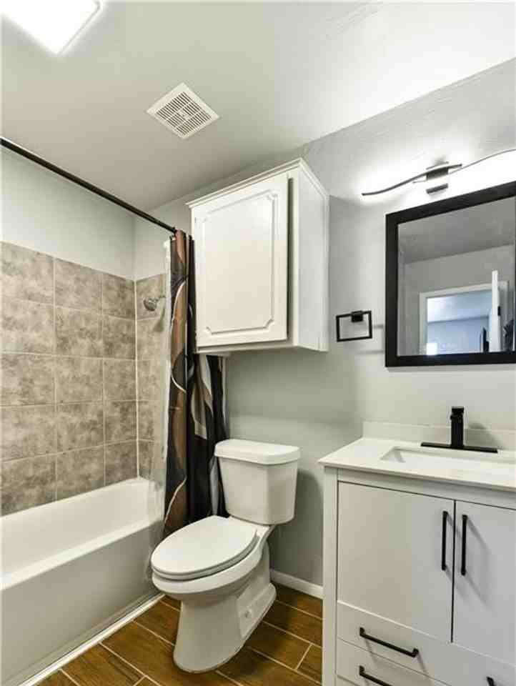 2203 Coach Dr - Photo 7 of 14