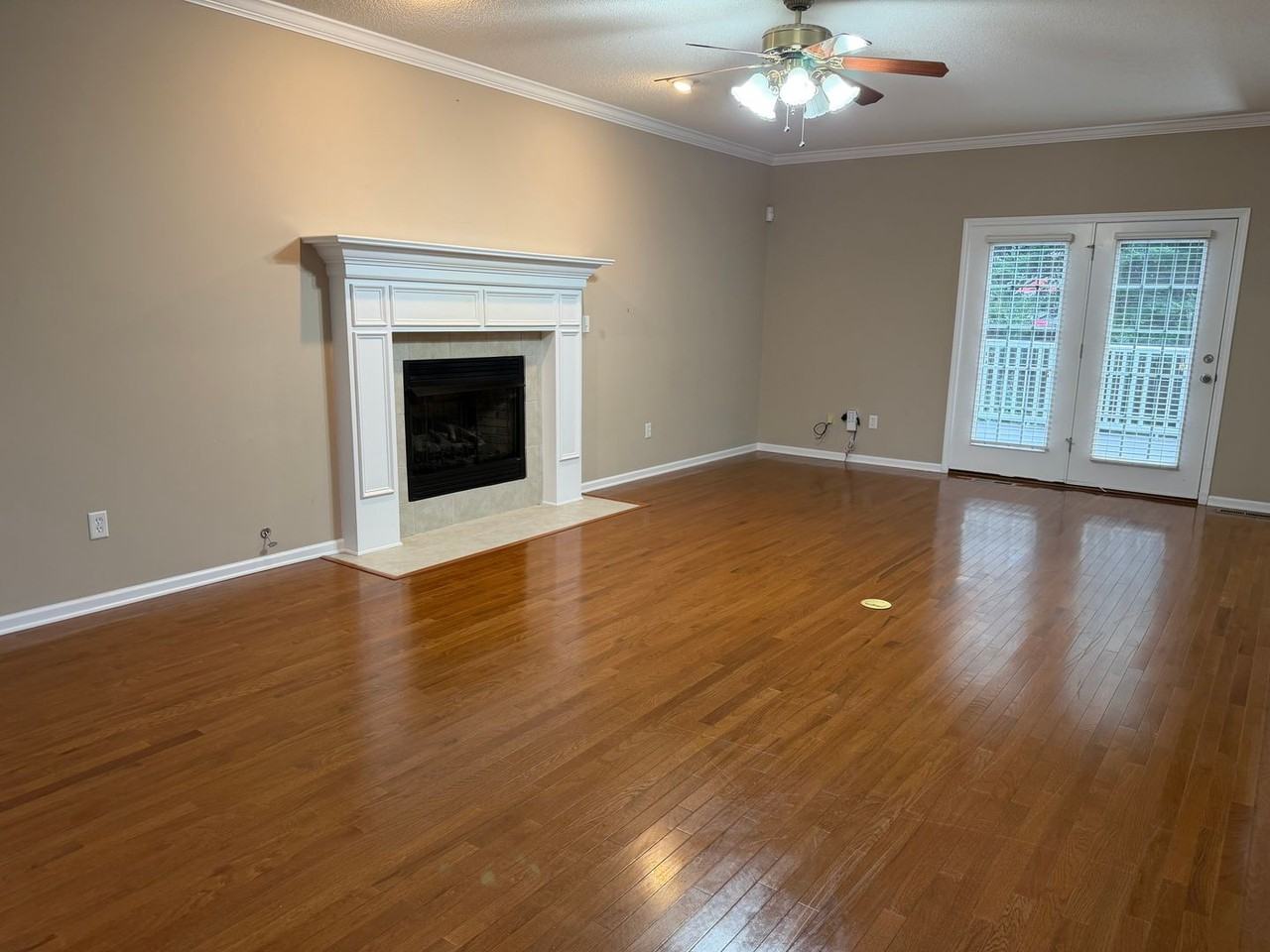 492 Glenshire Ln - Photo 3 of 22