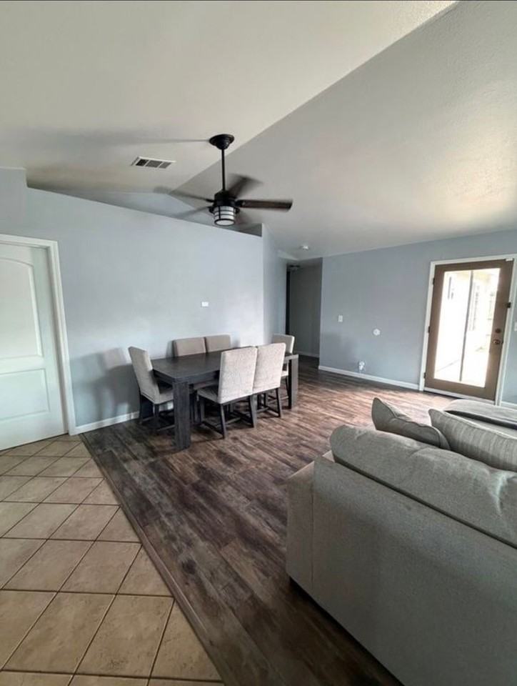 1410 Ashwood Ct - Photo 2 of 35