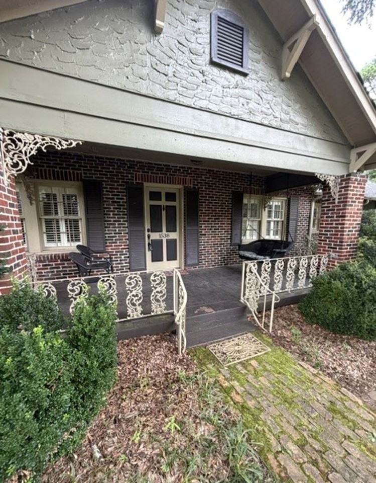 1538 Bellwood Ln - Photo 2 of 26