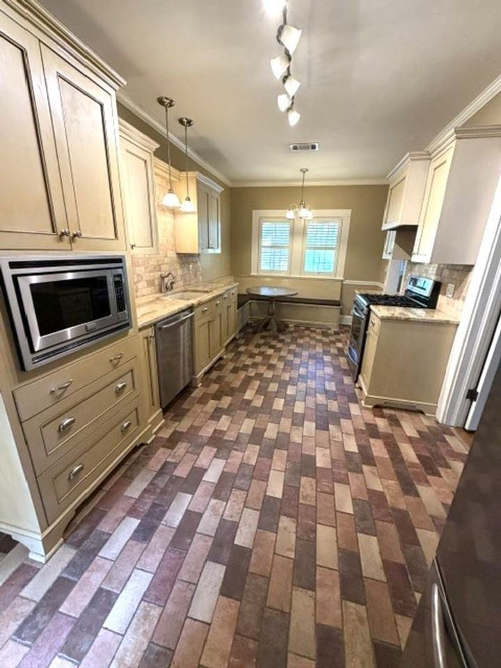 1538 Bellwood Ln - Photo 6 of 26