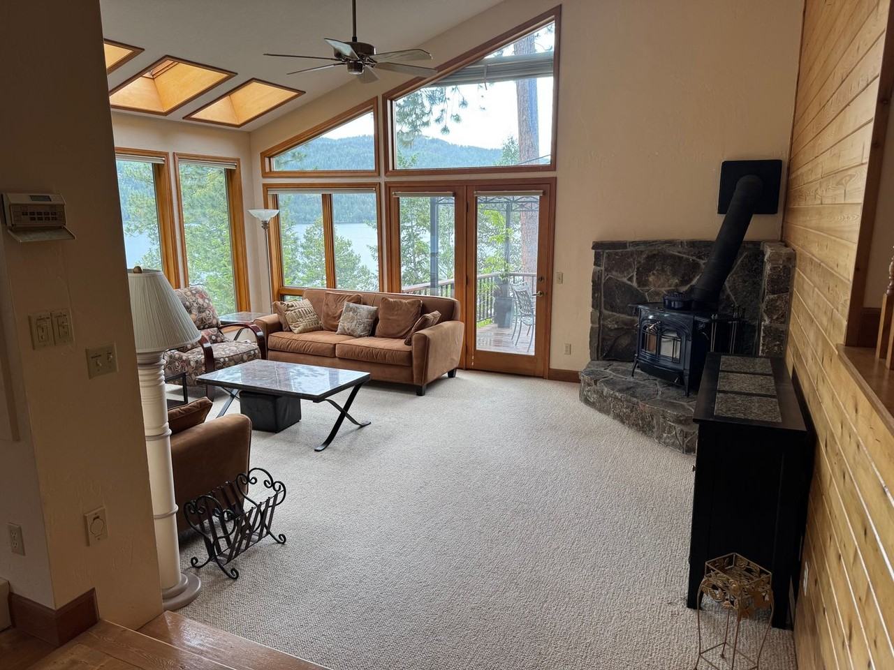 2288 Houston Point Dr - Photo 4 of 16