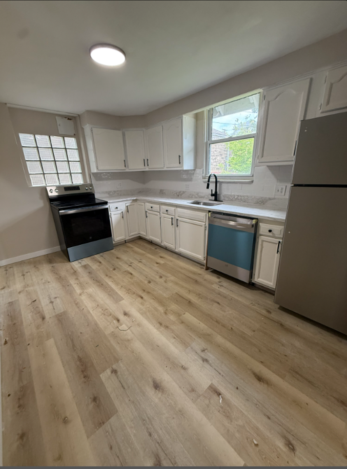 1100 Kenneth Ave - Photo 6 of 21