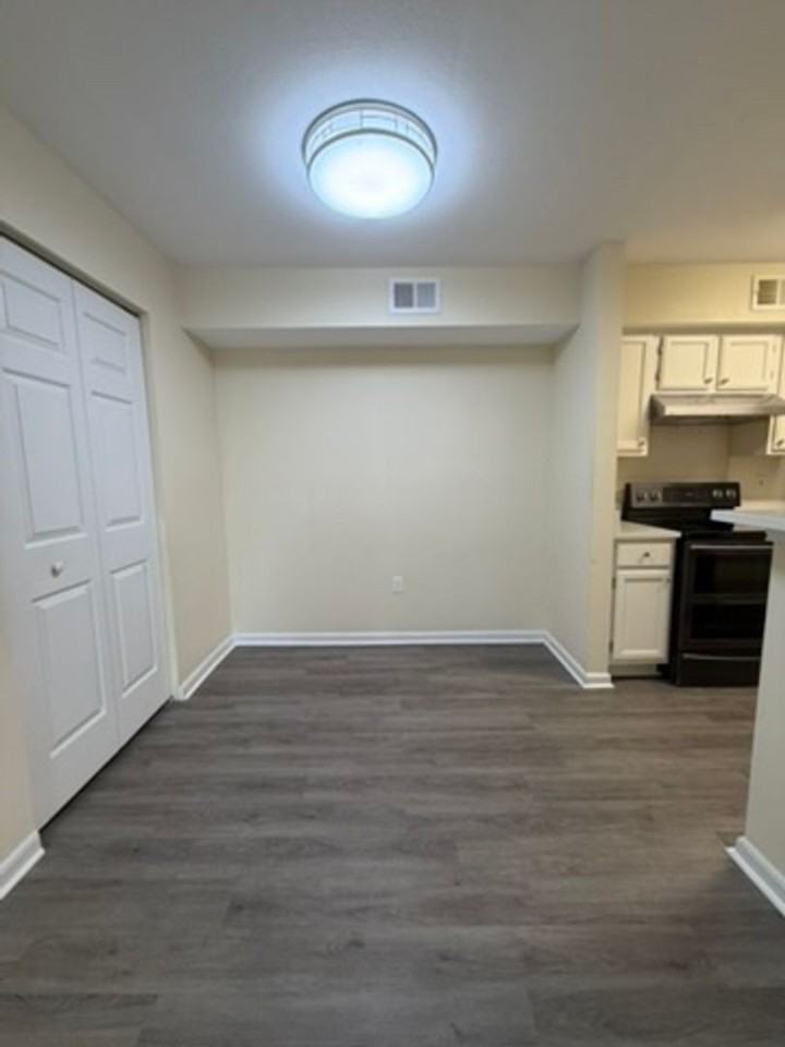 4100 Dancing Cloud Ct - Photo 5 of 17