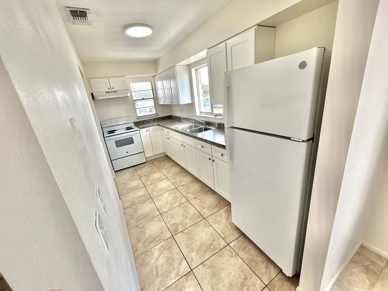 4220 62nd St W - Photo 7 of 18