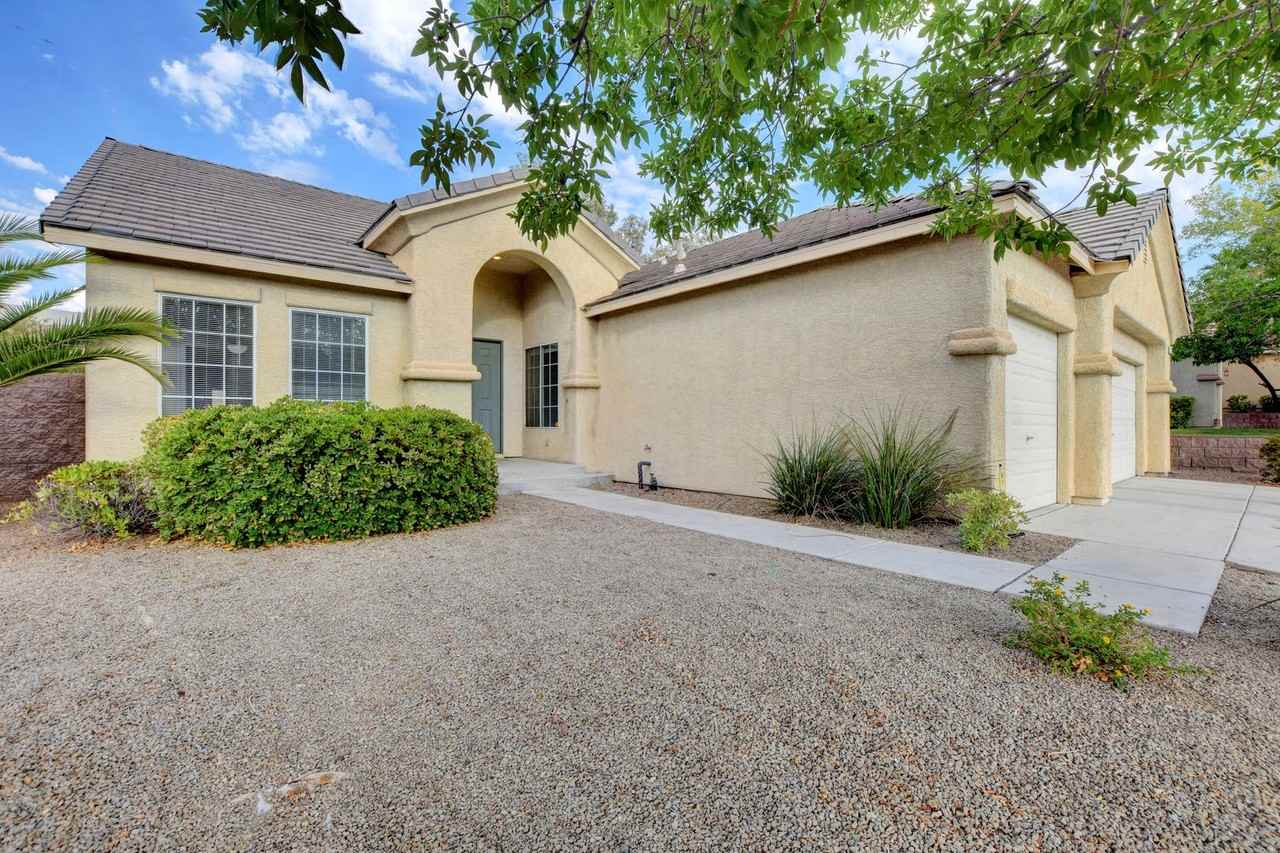 2294 Tedesca Dr - Photo 3 of 47