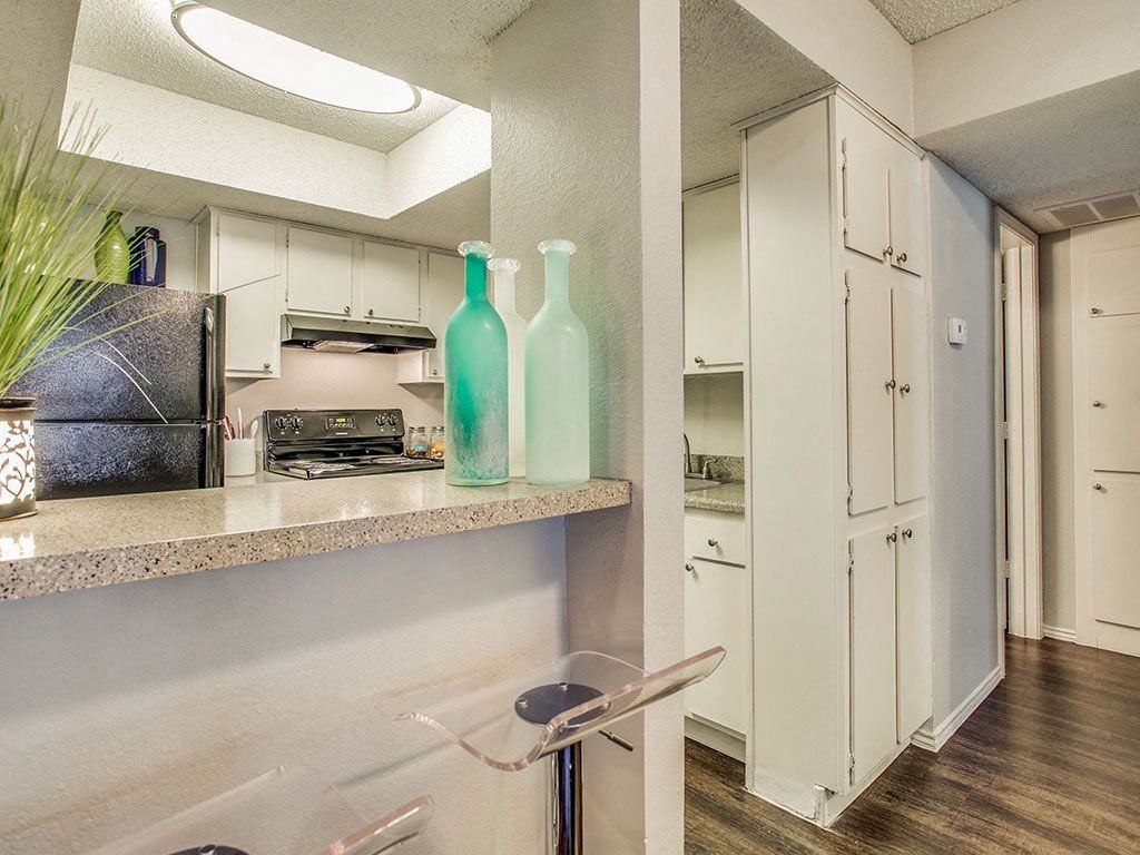 Newport Apartments - Photo 4 of 37
